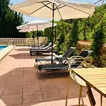 Casa De Lirios 4*