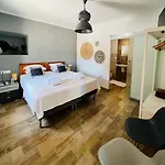 Casa De Lirios 4*