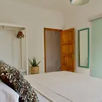 Casa De Lirios 4*