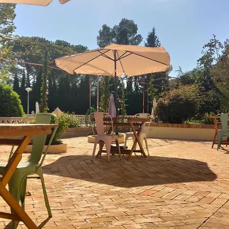 לינה וארוחת בוקר Casa De Lirios 4*