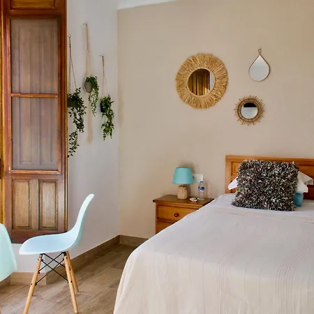 Casa De Lirios Bed & Breakfast