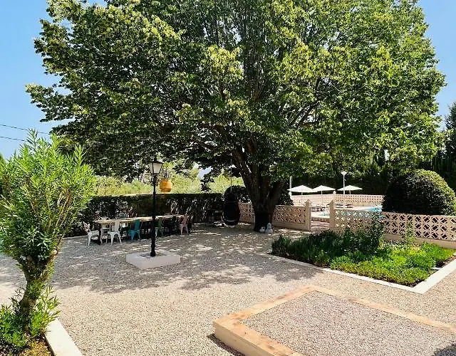 Casa De Lirios 4*