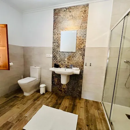 Casa De Lirios Bed & Breakfast 4*