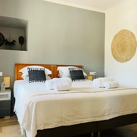 B&B Casa De Lirios 무로데알코이