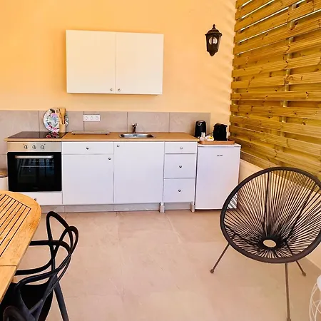 Casa De Lirios Bed & Breakfast *